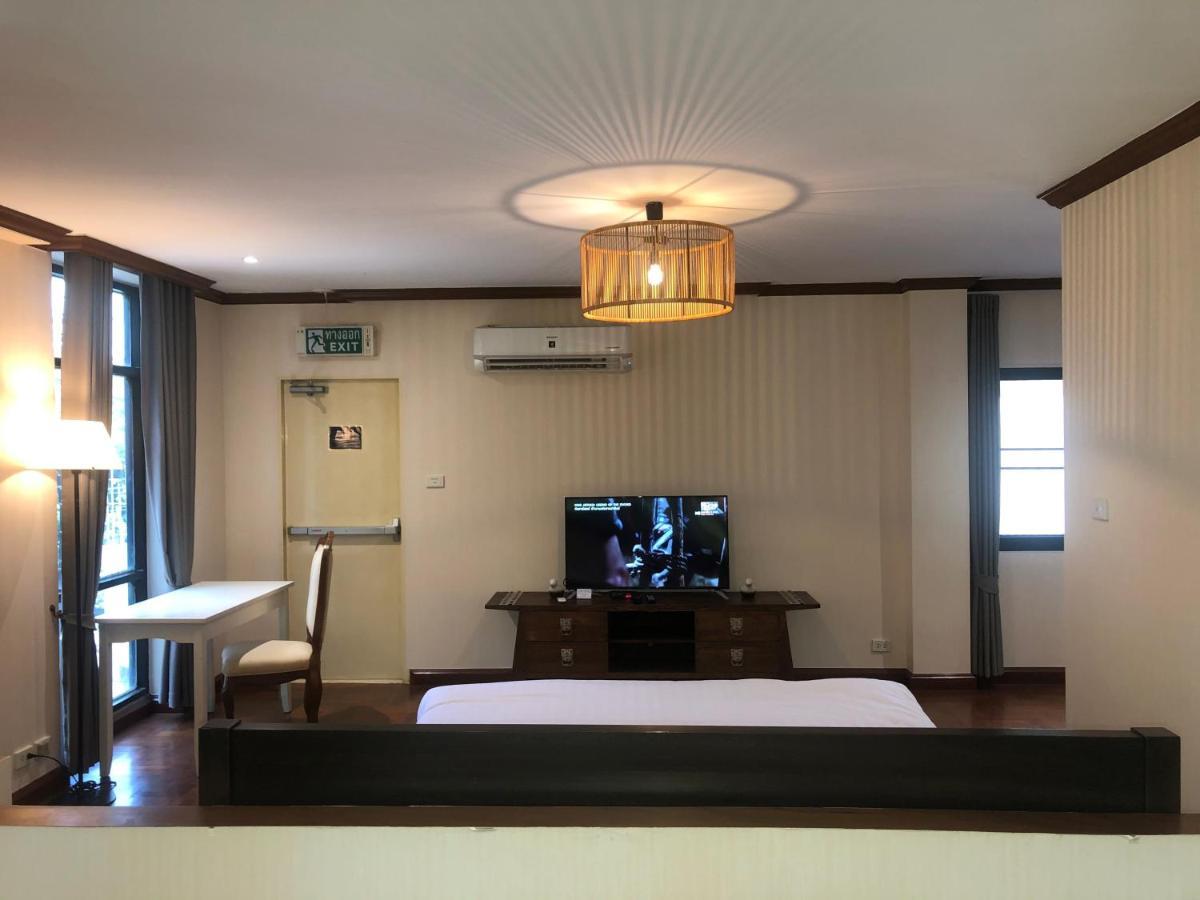 Nt Place Sukhumvit Suites Бангкок Екстер'єр фото